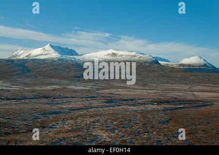 Nevato Ben più Coigach, Beinn Tarsuinn e Beinn un Eoin Foto Stock