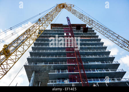 Miami Beach Florida,Ocean Drive,in cantiere,edificio,gru,hotel,condominio appartamenti appartamenti edificio edifici alloggio,F Foto Stock