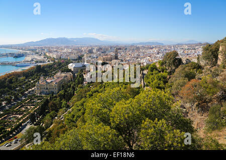 Vista aerea del centro e della Cattedrale di Malaga, Andalusia, Spagna. Foto Stock