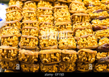 Frutta secca sul famoso bazaar egiziano di Istanbul Foto Stock