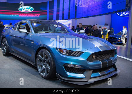 Detroit, Michigan - La Ford Shelby GT350 Mustang sul display al North American International Auto Show. Foto Stock