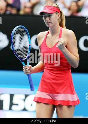 Melbourne, Australia. 25 gennaio, 2015. Maria Sharapova della Russia celebra durante il singolare femminile quarto round match contro Peng Shuai della Cina presso l'Australian Open Tournament a Melbourne, Australia, 25 gennaio, 2015. Maria Sharapova ha vinto 6-3 6-0. © Jin Linpeng/Xinhua/Alamy Live News Foto Stock