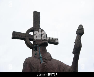 Statua di San Andrea, Lindisfarne Priory sul Santo Isola di Lindisfarne Foto Stock