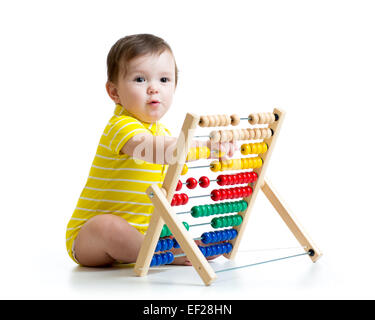 Il bambino gioca con abacus toy Foto Stock