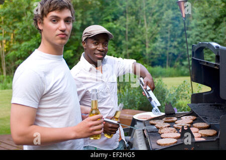 Due amici hamburger barbecue Foto Stock