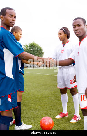 Soccer team sul campo Foto Stock