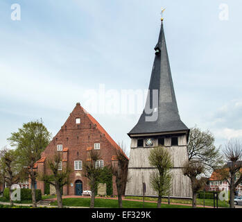 San la chiesa di San Mattia con torre di legno nel 1685, Jork, Altes Land Bassa Sassonia, Germania Foto Stock