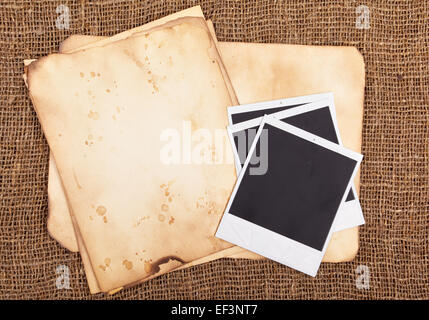 Vecchie carte vuote e carte foto close-up Foto Stock