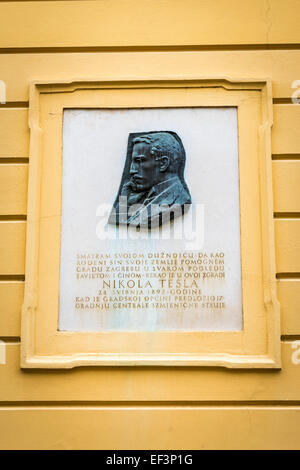Lapide che ricorda Nikola Tesla nella città vecchia Gradec, Zagabria, Croazia Foto Stock