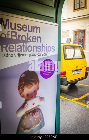 Entrata al Museo delle relazioni interrotte nella città vecchia Gradec, Zagabria, Croazia Foto Stock