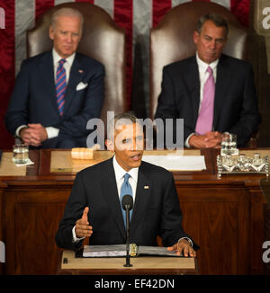 Il presidente Barack Obama offre il suo stato dell unione indirizzo a una sessione congiunta del Congresso sulla Capitol Hill su Martedì, 20 gennaio, 2015, a Washington, come Vice Presidente Joe Biden e House Speaker John Boehner di Ohio a guardare. Nel suo stato dell unione indirizzo Martedì, il Presidente Obama ha voluto buona fortuna a astronauta Scott Kelly che lascerà la terra il mese prossimo per un anno a bordo della Stazione Spaziale Internazionale. Il Presidente ha anche salutato i nuovi lavori che spingere noi "fuori nel sistema solare non solo da visitare ma per rimanere" e citati di NASA e NOAA della recente ricerca sul cambiamento climatico. Foto C Foto Stock