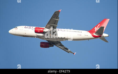 Virgin Atlantic Airbus A320 EI-EZW in partenza dall'aeroporto di Heathrow LHR Foto Stock