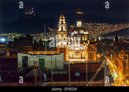 Plaza de Santo Domingo chiese luci di Città del Messico la Notte di Natale, Messico Foto Stock