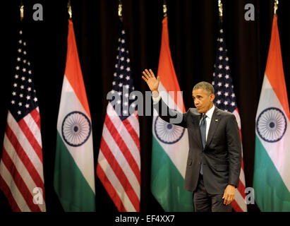 New Delhi, India. 27 gennaio, 2015. Stati Uniti Il presidente Barack Obama gesti dopo dando un discorso a Siri Fort Auditorium di New Delhi, India, 27 gennaio, 2015. Credito: Xinhua/Alamy Live News Foto Stock