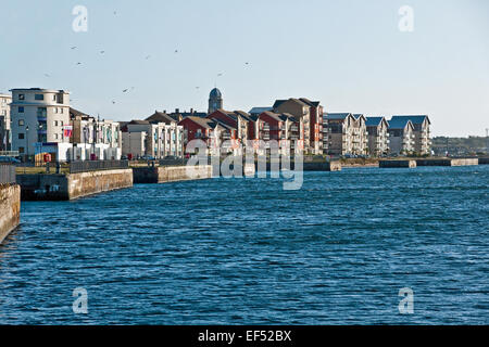 Nuovo alloggiamento lo sviluppo sul vecchio Barry Dock, Barry, Vale of Glamorgan, Galles Foto Stock