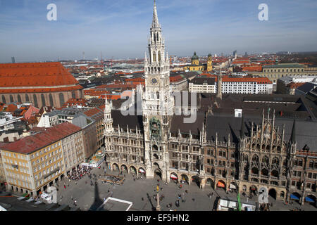 Nuovo municipio Neues Rathaus Marienplatz di München Monaco di Baviera Germania 18 Marzo 2014 Foto Stock