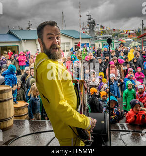 Pollaponk- islandese punk band, eseguire durante un festival estivo a Reykjavik, Islanda. Foto Stock