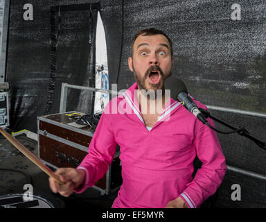 Pollaponk- islandese punk band, eseguire durante un festival estivo a Reykjavik, Islanda. Foto Stock