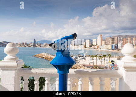 La baia di Benidorm come visto da uno dei suoi punti di vista del punto di riferimento Foto Stock