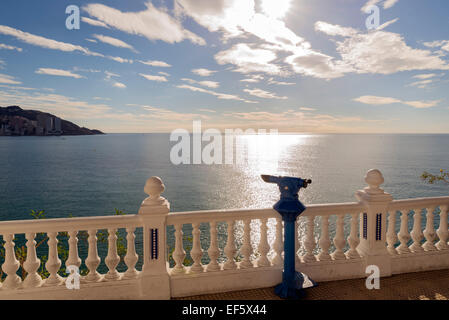 La baia di Benidorm come visto da uno dei suoi punti di vista del punto di riferimento Foto Stock