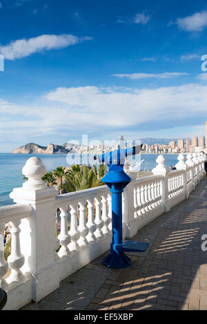 La baia di Benidorm come visto da uno dei suoi punti di vista del punto di riferimento Foto Stock