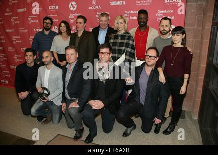 Park City, UT, STATI UNITI D'AMERICA. 27 gennaio, 2015. (Bancata posteriore) Andrew Bujalski, Cobie Smulders, Kevin Corrigan, Anthony Michael Hall, il Ponte di Brooklyn, Tishuan Scott, Giovanni Ribisi, Constance Zimmer (prima fila) David Bernon, Sev Ohanian, Michael Bricker, Paolo Bernon, Sam Slater presso gli arrivi per risultati Premiere al 2015 Sundance Film Festival, Eccles Centro, Park City, UT 27 gennaio 2015. Credito: James Atoa/Everett raccolta/Alamy Live News Foto Stock