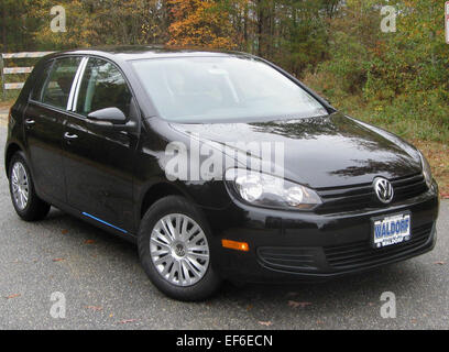 2010 Volkswagen Golf 4 porta 10 31 2009 Foto Stock