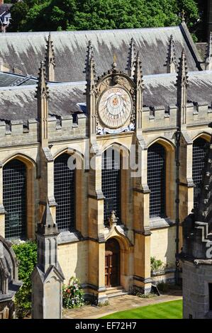 Vista in elevazione di tutte le anime College visto dall'università chiesa di St Mary guglia, Oxford, Oxfordshire, England, Regno Unito, Europa. Foto Stock