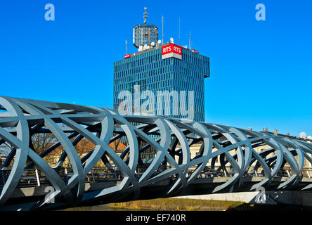 Capo ufficio della lingua francese la radio e la televisione la stazione Radio Télévision Suisse, RTS, dietro Hans Wilsdorf Bridge Foto Stock