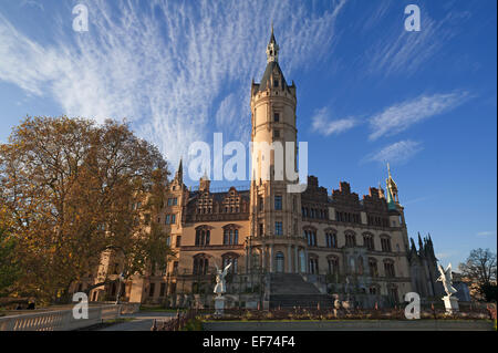 Castello di Schwerin, costruito dal 1845 al 1857, romantico dello storicismo, Schwerin, Meclemburgo-Pomerania Occidentale, Germania Foto Stock