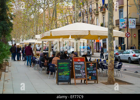 La Rambla de Raval boulevard, El quartiere di Raval, Barcellona, Spagna Foto Stock