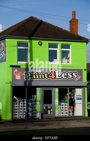 Vernice per meno lo sconto Paint shop, Gualdo Tadino Hill, Cardiff, Galles. Foto Stock