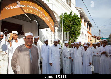 Studenti MUSULMANI E INSEGNANTE A GALLE ARABO COLLEGE Foto Stock