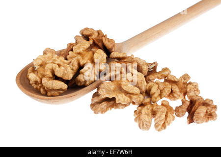 Il cucchiaio di legno di noce, isolamento su sfondo bianco Foto Stock