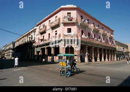 In rickshaw in Havana, Cuba Foto Stock