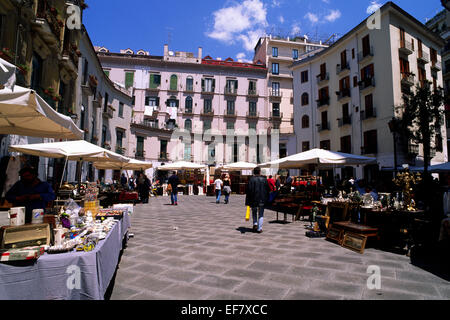 Italia, Campania, Salerno, mercato delle pulci Foto Stock