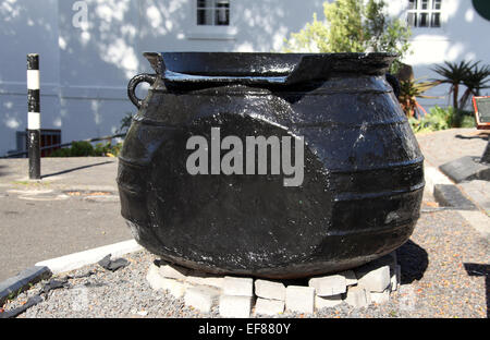 Historic Blubber Pot presso Simons Town in Sud Africa Foto Stock
