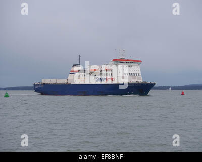 Il Condor Ferries nave Commodore Clipper entrando in Portsmouth Porto, Inghilterra Foto Stock