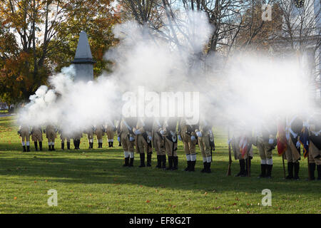 La guerra rivoluzionaria americana trapano in Lexington, Massachusetts. Foto Stock