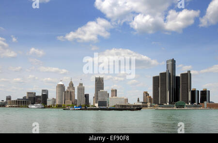 Il centro cittadino e waterfront skyline di Detroit, Michigan Foto Stock