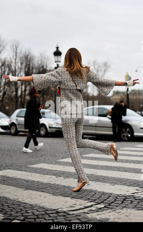 Chiara Ferragni arrivando presso la pista di Chanel visualizza durante la Haute Couture della settimana della moda a Parigi - Jan 27, 2015 - Foto: Pista Manhattan/Celine Gaille/picture alliance Foto Stock