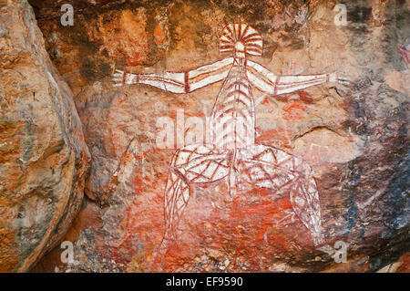 Arte rupestre degli Aborigeni di Nabulwinjbulwinj a Nourlangie Rock. Foto Stock