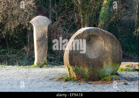 Moderne sculture in pietra a Ham Hill Country Park, vicino a Yeovil, Somerset Foto Stock