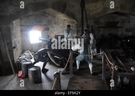 Settembre 2014 Pendennis castello fu costruito come uno di una catena di forti che corre lungo la costa la metà sud della Bretagna fro Foto Stock