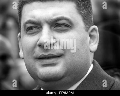 Presidente della Verkhovna Rada di ucraina Volodymyr Groisman. 29 gen, 2015. -- Politicinas ucraini, 29 gennaio 2015, ha partecipato alla cerimonia Kruty eroi, giovani ragazzi che in questo giorno nel 1918 vicino alla stazione Kruty nella regione di Chernihiv è entrato in una battaglia impari con i bolscevichi e sono morti di una morte eroica per l'Ucraina Repubblica popolare. © Igor Golovniov/ZUMA filo/Alamy Live News Foto Stock