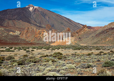 Vulcano Teide e Roques de Garcia visto da Llano de Ucanca, Las Cañadas del Teide, Nazionale Teide Foto Stock