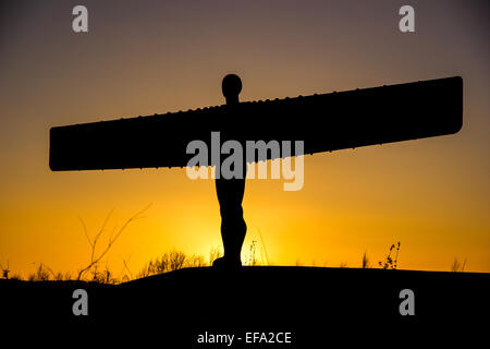 Angelo del Nord al tramonto. Foto Stock