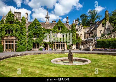 Il Manor House Hotel nel villaggio Costwold di Castle Combe nel Wiltshire. Foto Stock