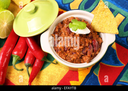 Chili con carne e nachos Foto Stock