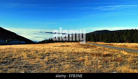 Bella vista la mattina dal circostante di Spindlerovka in Krkonose Foto Stock